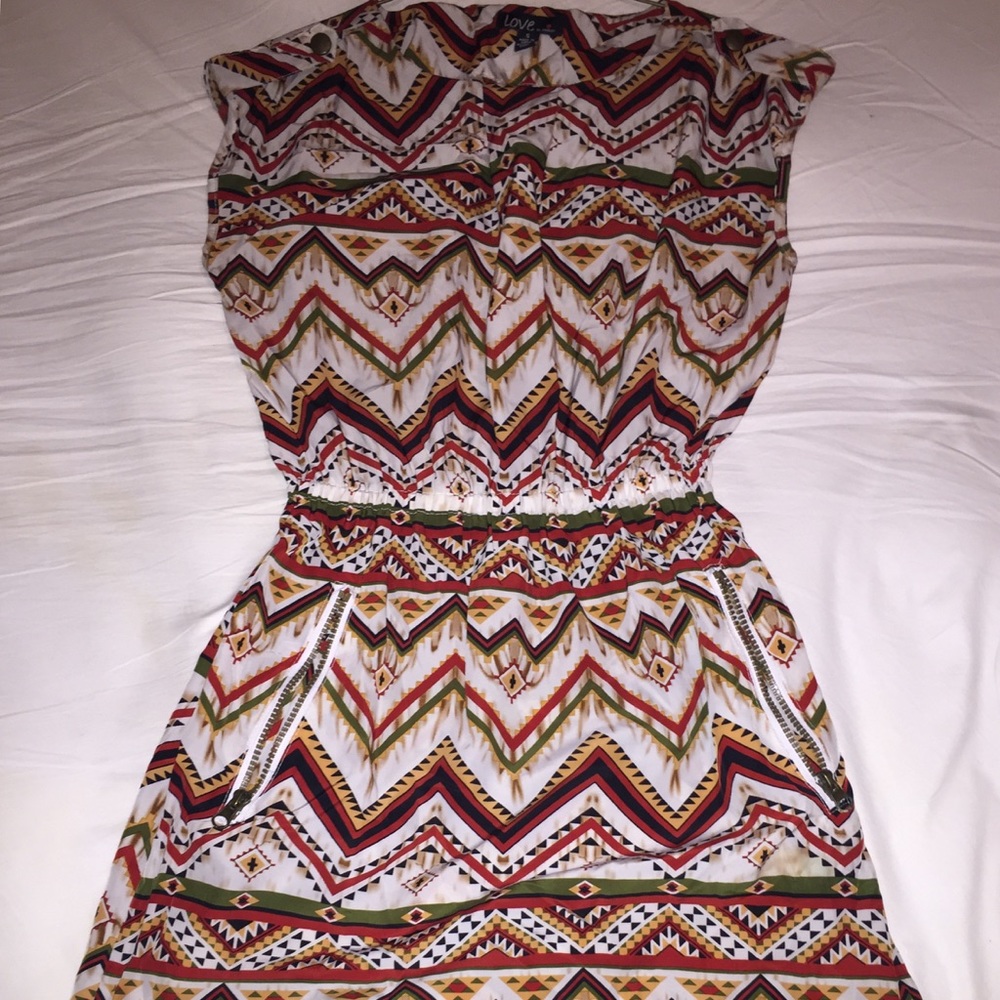 Love by Chesley multicolor dress w/pockets